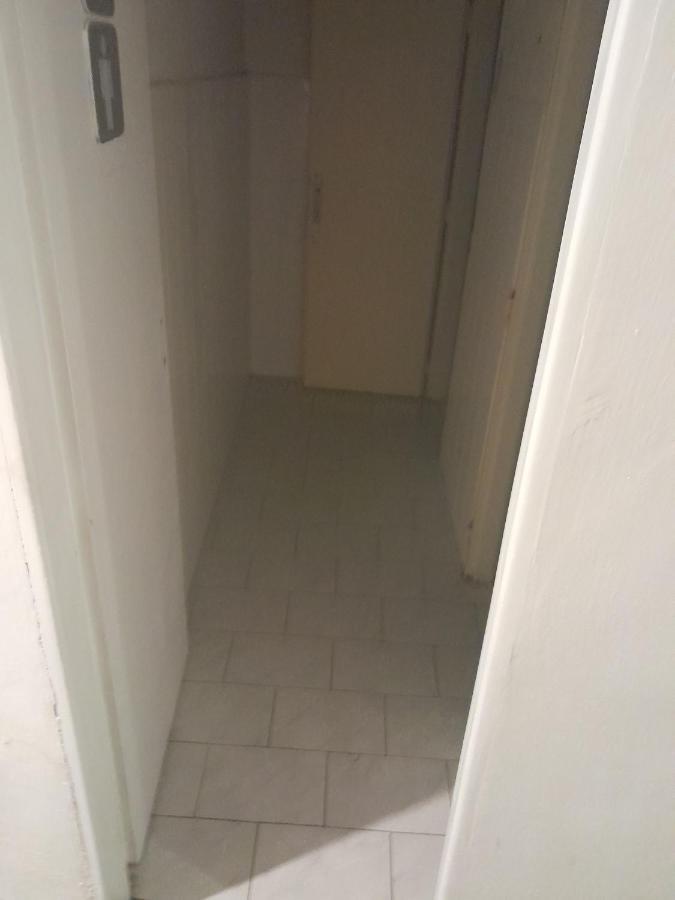 Tente de luxe Wine And Beer Club House Cellar With Ping Pong, Karaoke, Board Games, Lan Party, Bike Lending Cool Service *